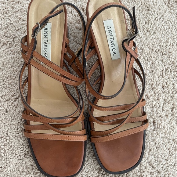 Gorgeous made in italy ann taylor brown leather strappy chunky heel sandals - Picture 2 of 3